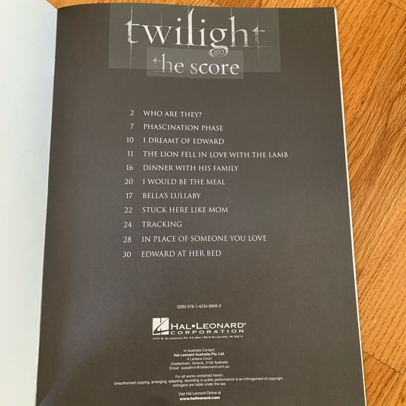 Piano Solo Book - TWILIGHT “the score” - Picture 3 of 4